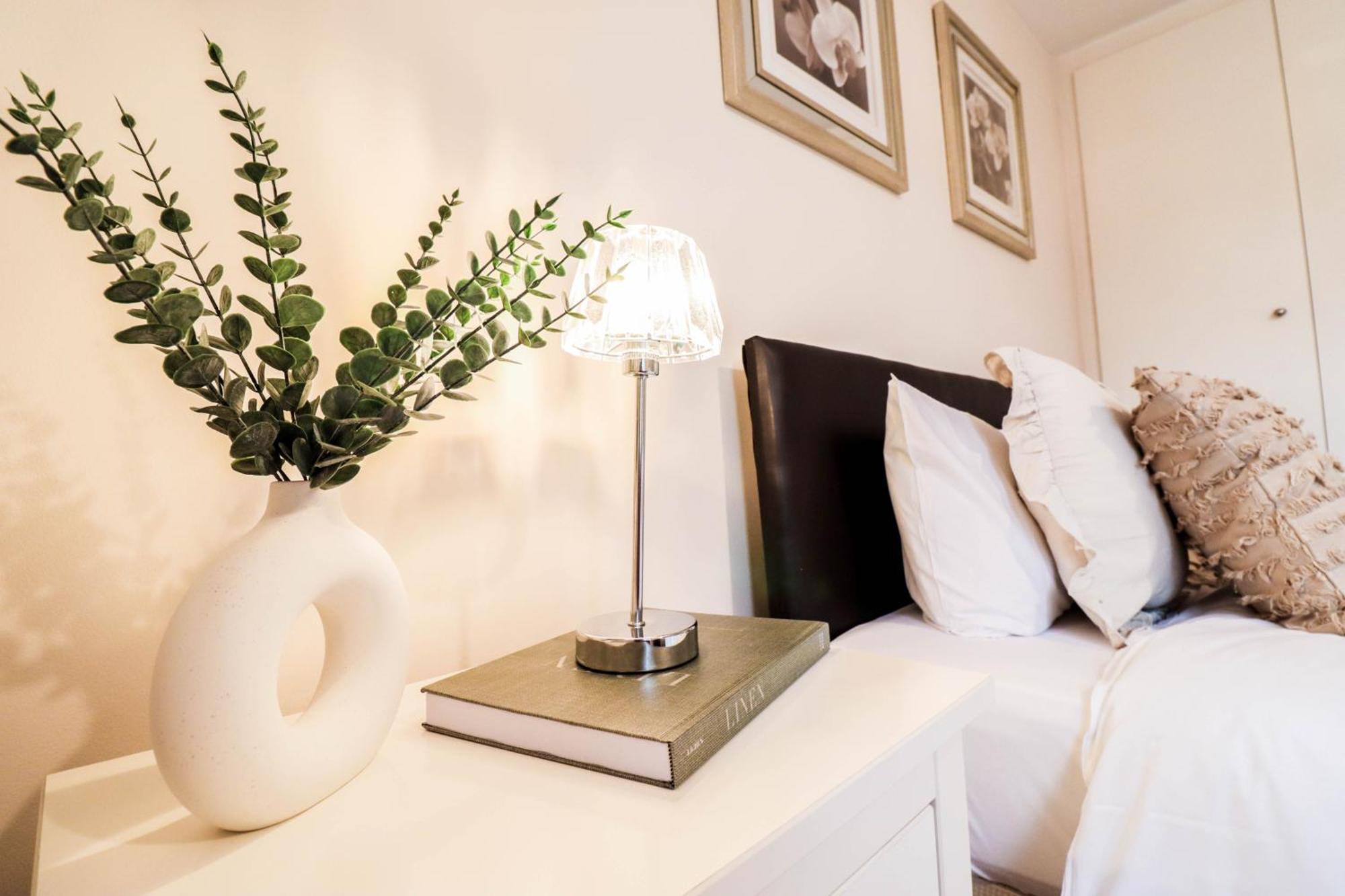 Gorgeous 2-Bedroom London Apartment 런던 외부 사진