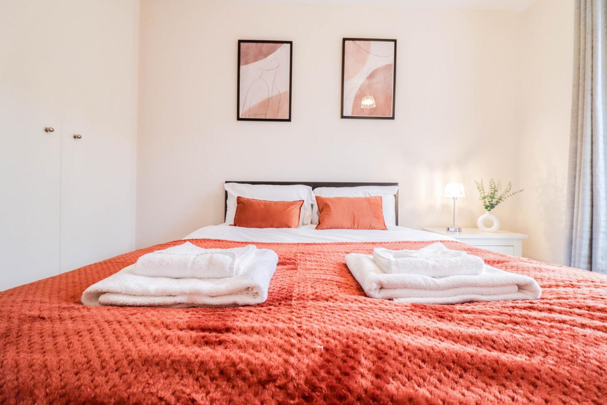 Gorgeous 2-Bedroom London Apartment 런던 외부 사진