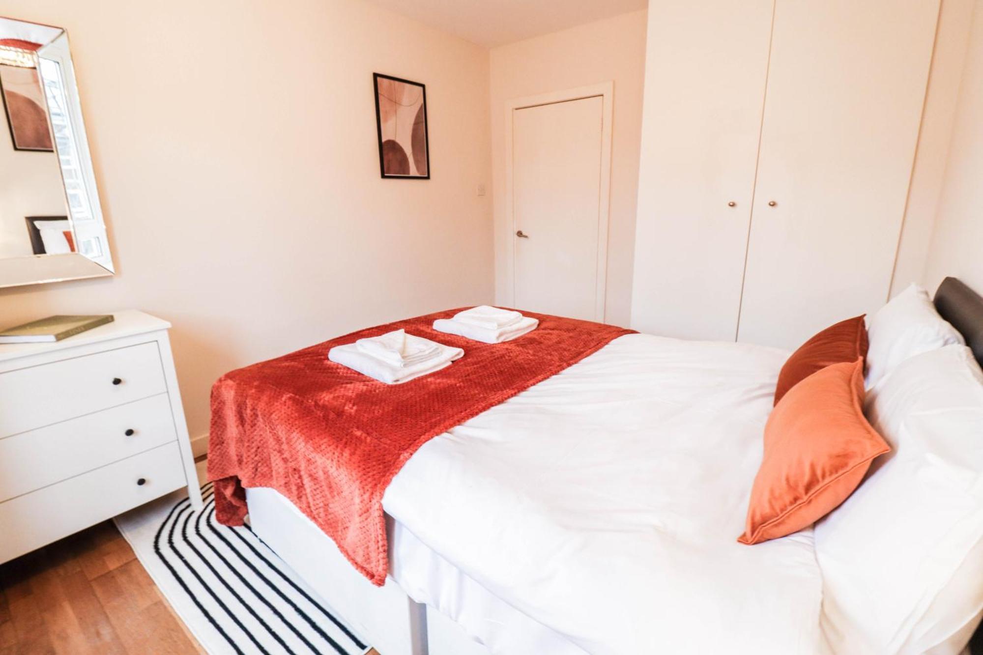 Gorgeous 2-Bedroom London Apartment 런던 외부 사진