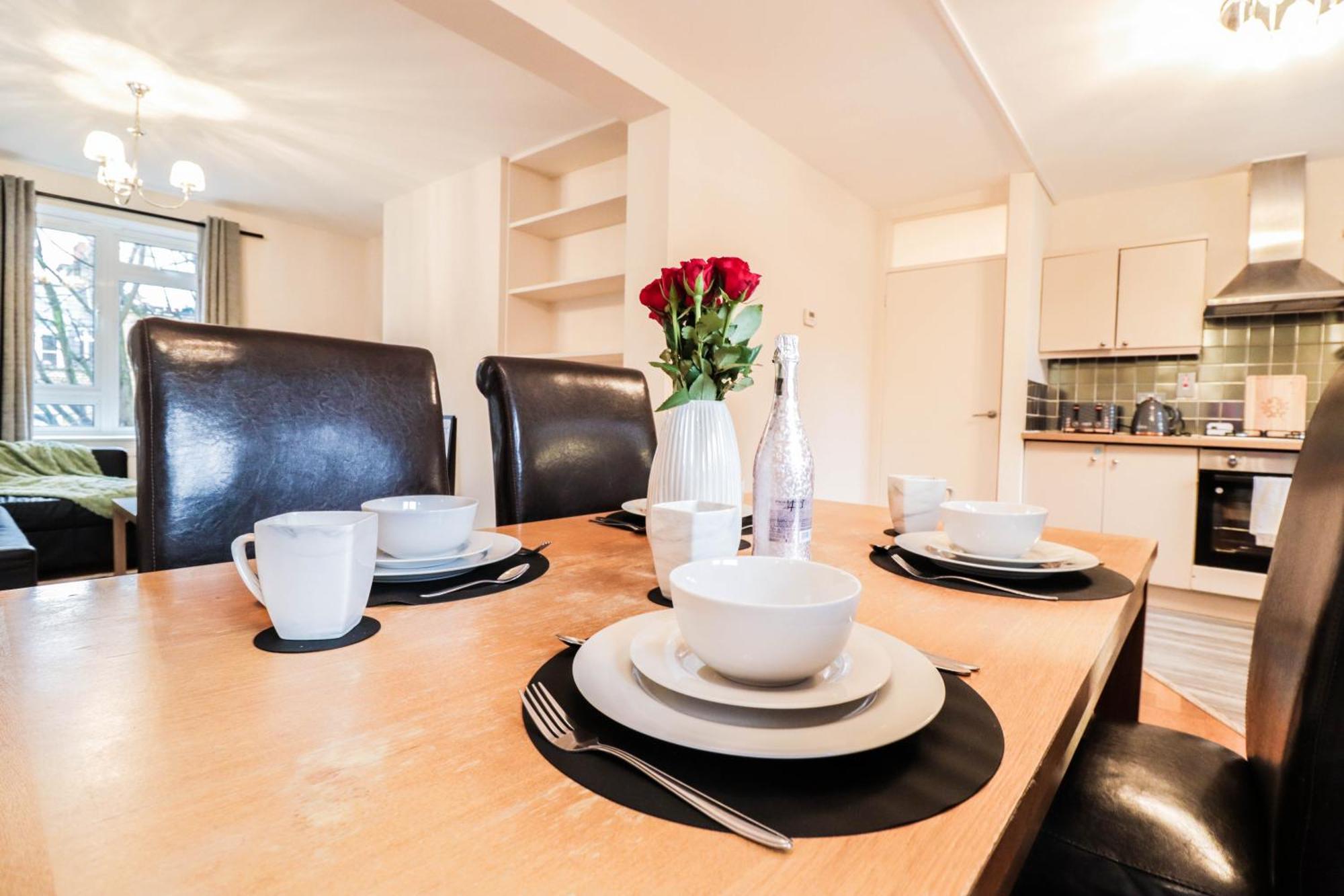 Gorgeous 2-Bedroom London Apartment 런던 외부 사진