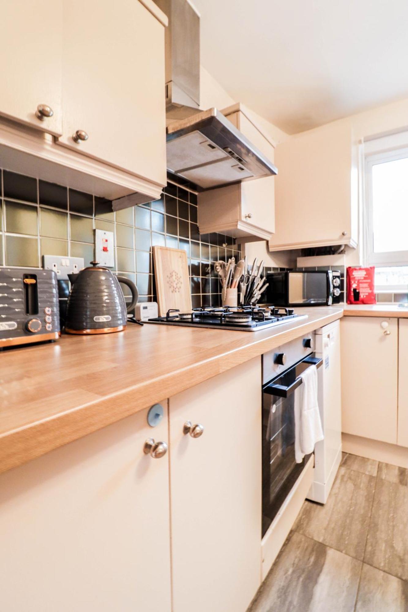Gorgeous 2-Bedroom London Apartment 런던 외부 사진