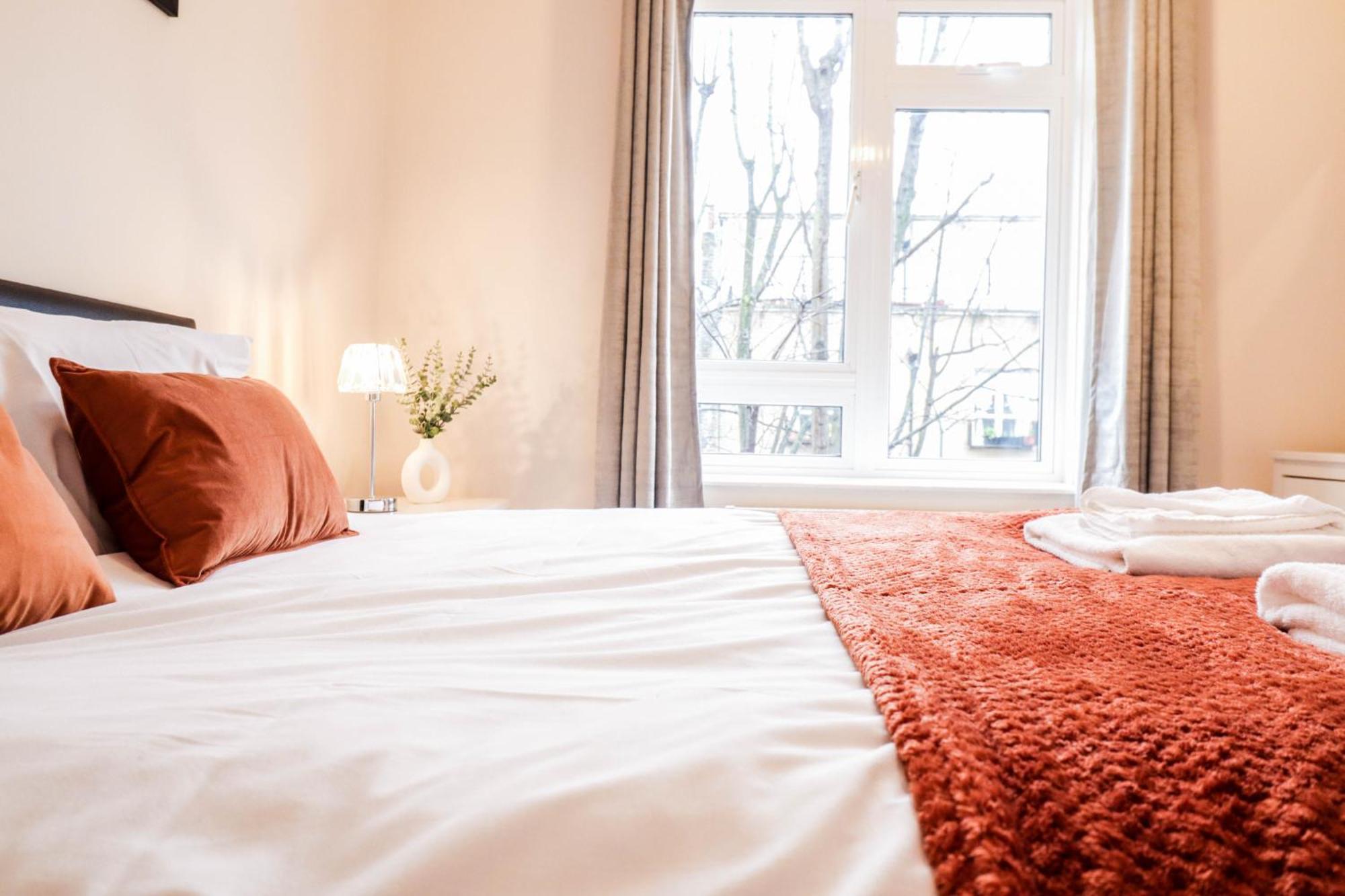 Gorgeous 2-Bedroom London Apartment 런던 외부 사진