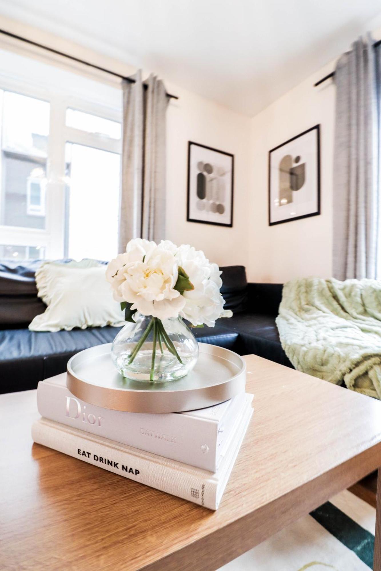 Gorgeous 2-Bedroom London Apartment 런던 외부 사진