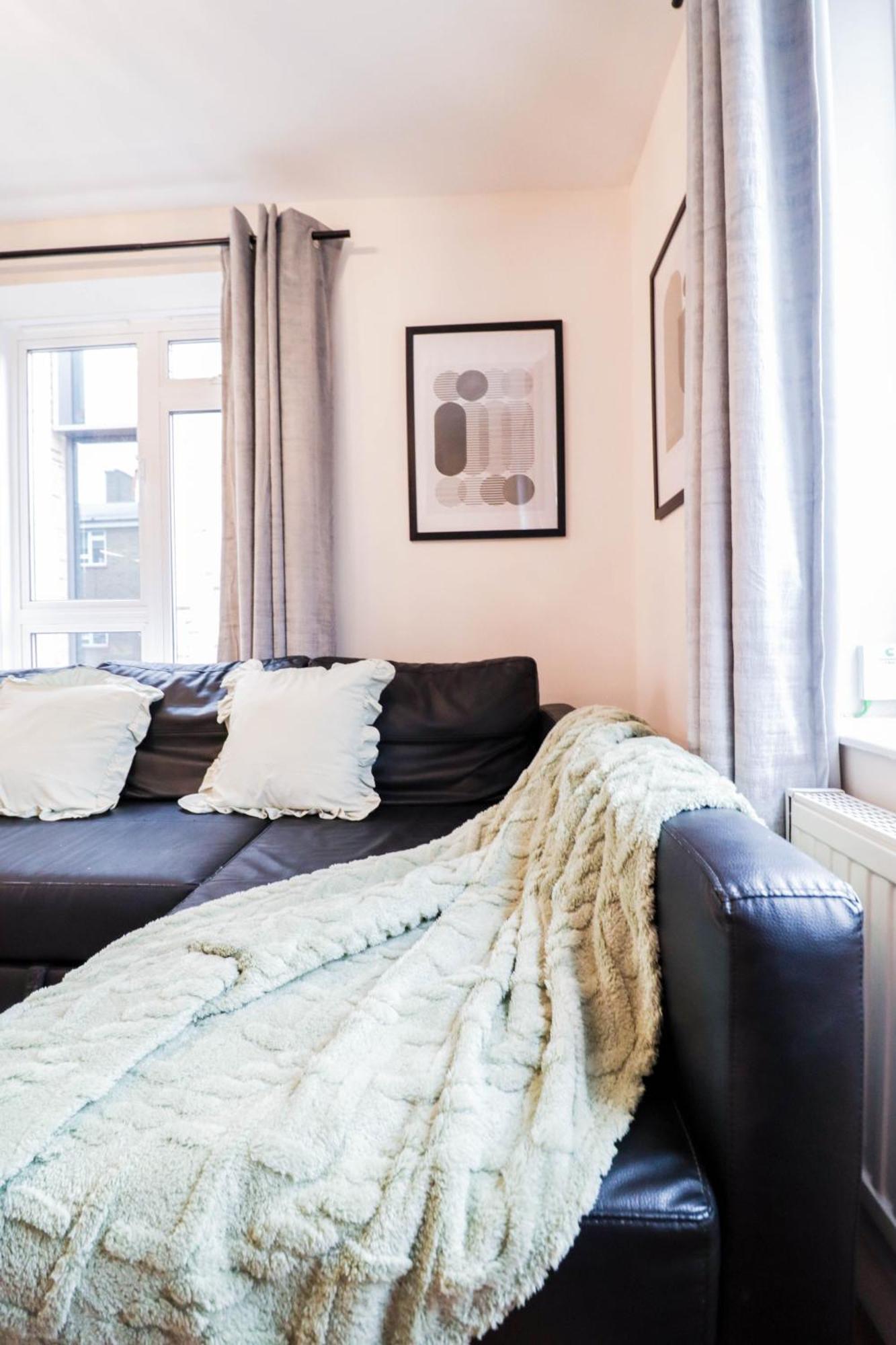 Gorgeous 2-Bedroom London Apartment 런던 외부 사진