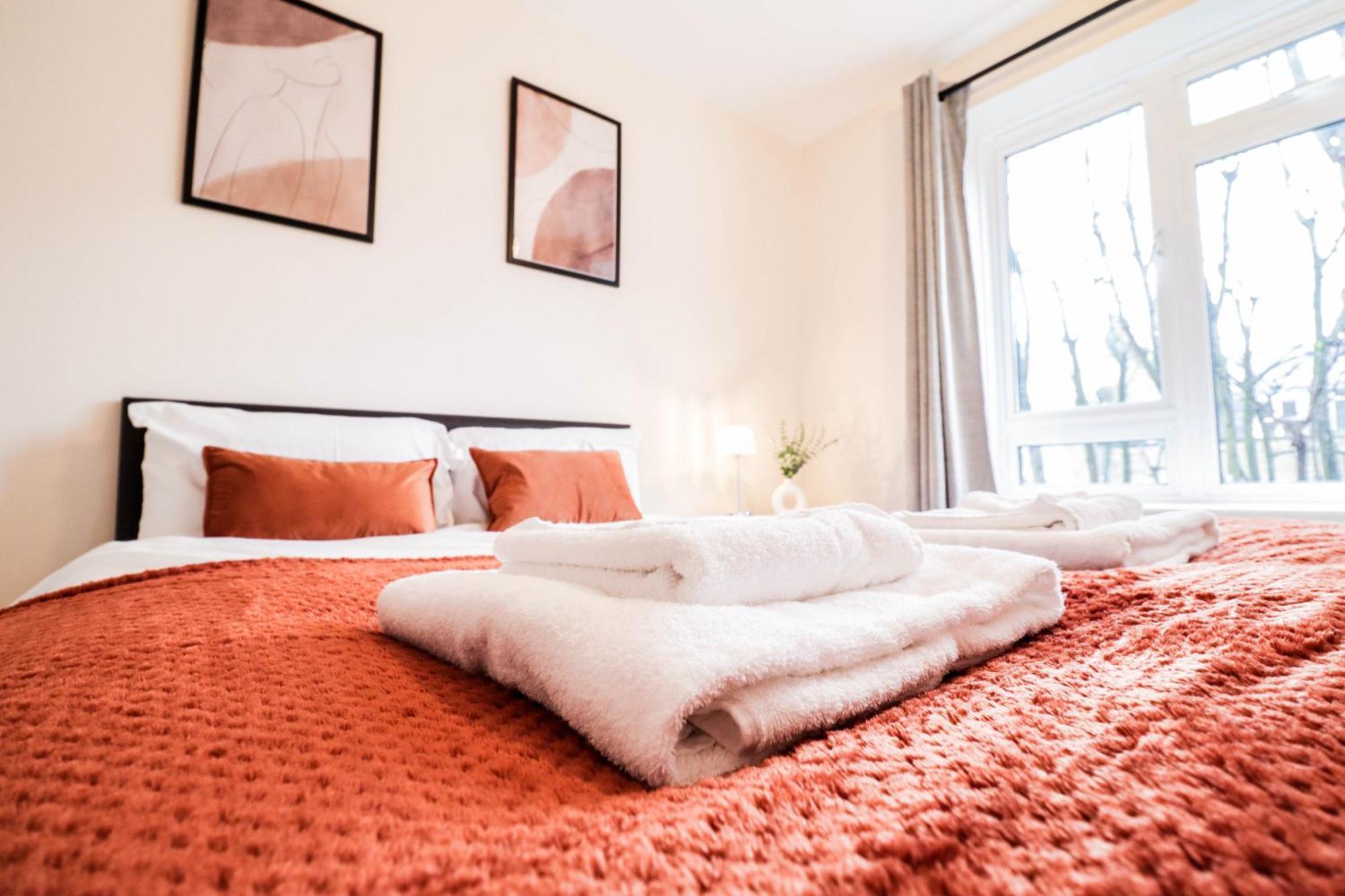 Gorgeous 2-Bedroom London Apartment 런던 외부 사진